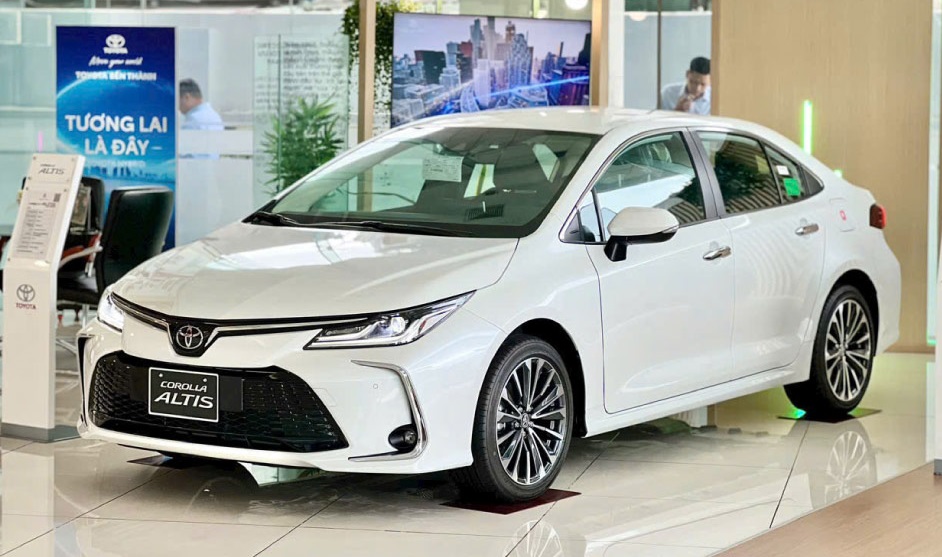 giá-xe-toyota-altis